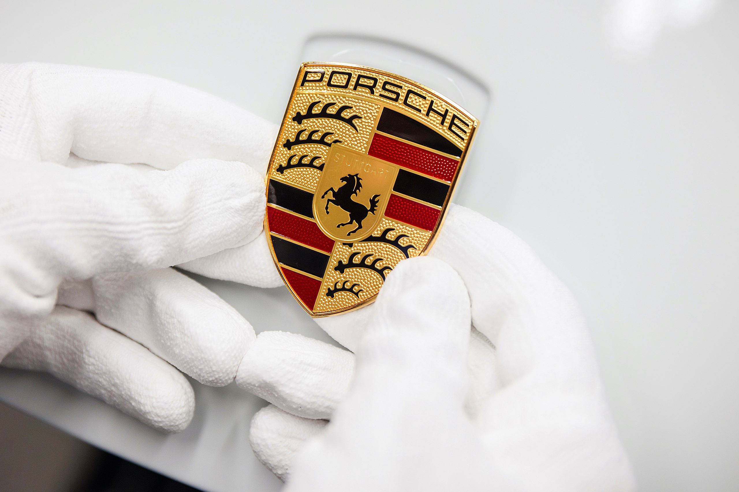 Porsche остановила сборку автомобилей в Лейпциге