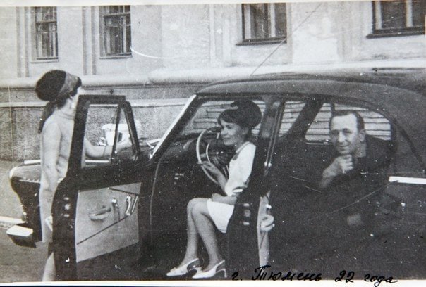 «Бабушка за рулём «Волги» в 1968 году» в мире, история, кадр, люди, семейное фото, фото