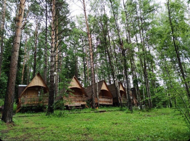 Зурбаган база отдыха красноярск. Берендей Красноярское море. База Берендей Красноярское море. Раухова мельница база отдыха Красноярск. База отдыха лес Красноярск.