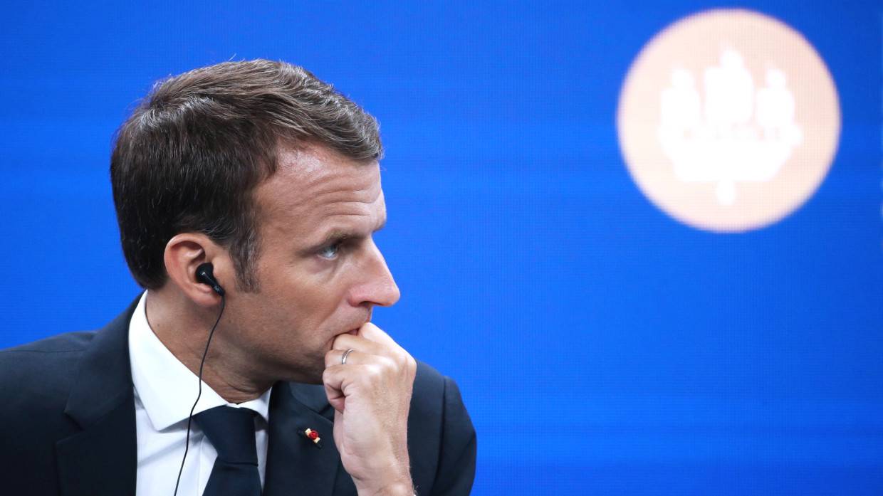 Служба охраны Макрона заметила над резиденцией президента неопознанные беспилотники