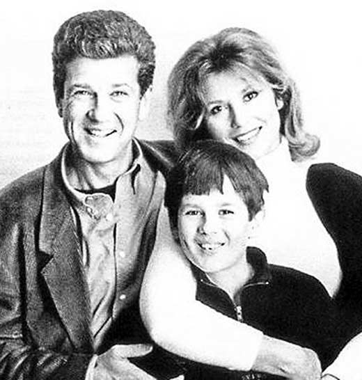 Почему Игорь Костолевский бросил супругу после 20 лет счастливого брака Почему Игорь Костолевский бросил супругу после 20 лет счастливого брака актер,звезда,Игорь Костолевский,наши звезды,фильм,шоубиz,шоубиз