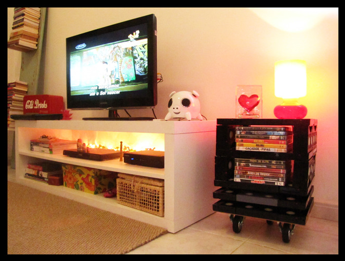 СТОЛИК ИЗ ВИДЕО-КАССЕТ. МАСТЕР-КЛАСС декор,дизайн,дом,жилье,инструмент,интерьер,квартира,мебель,ремонт,текстиль