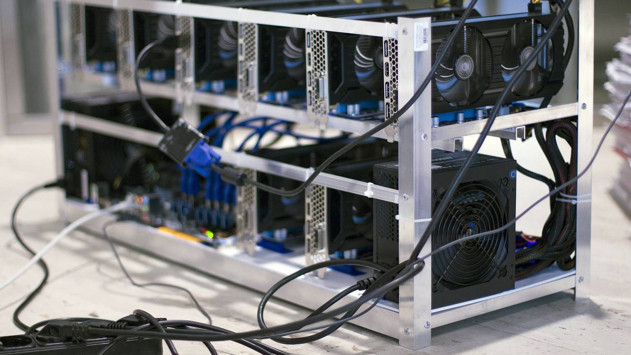 Энергетики предложили повысить тарифы для потребляющих сверх меры электричество майнеров