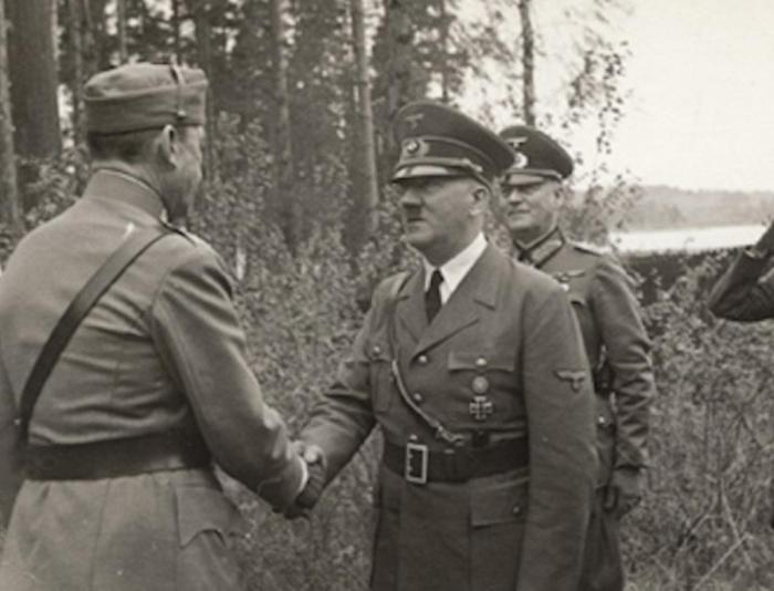 Гитлер — самая загадочная фигура в истории. 10 спорных теорий (9 фото)