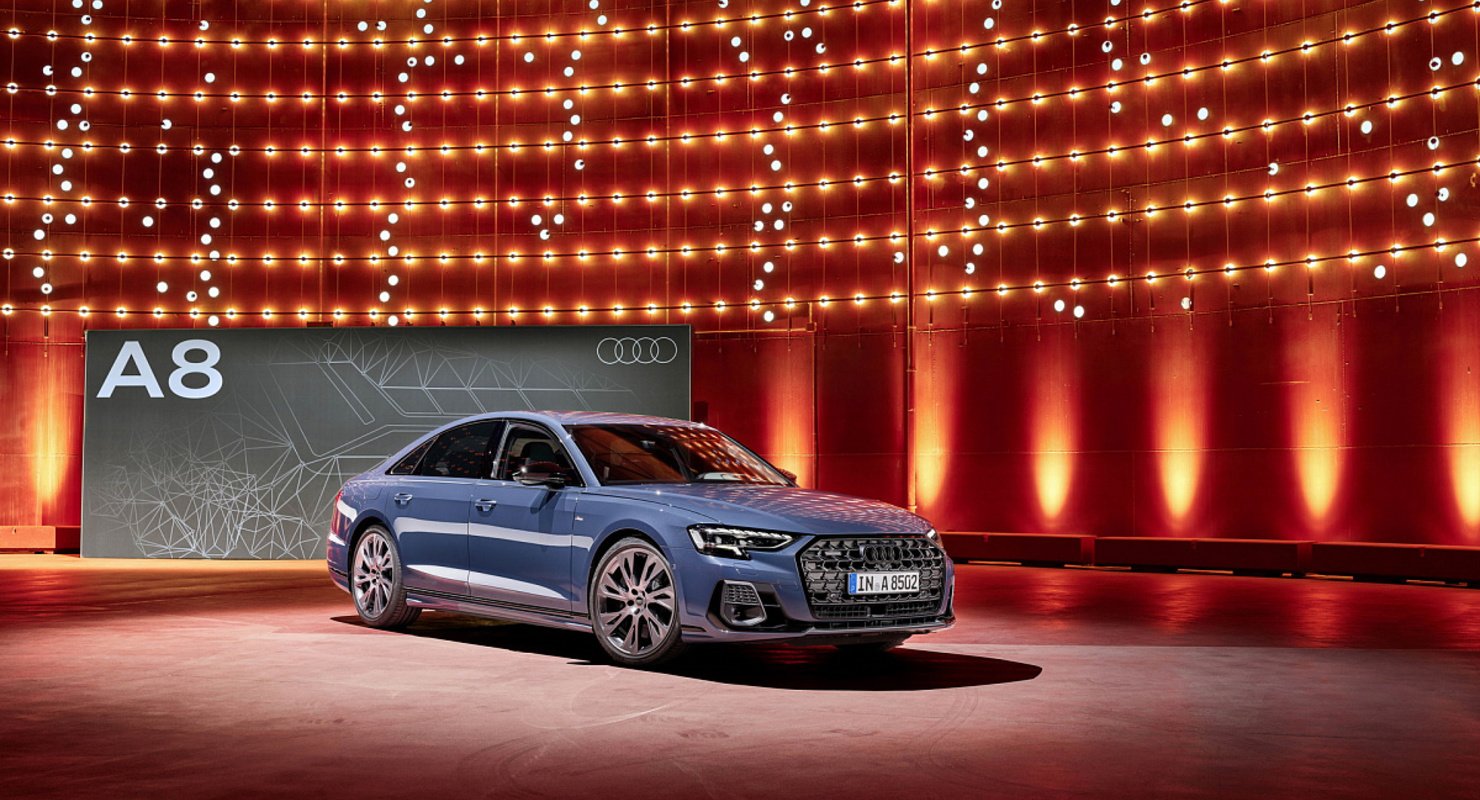 Компания Audi представила обновленный седан Audi A8