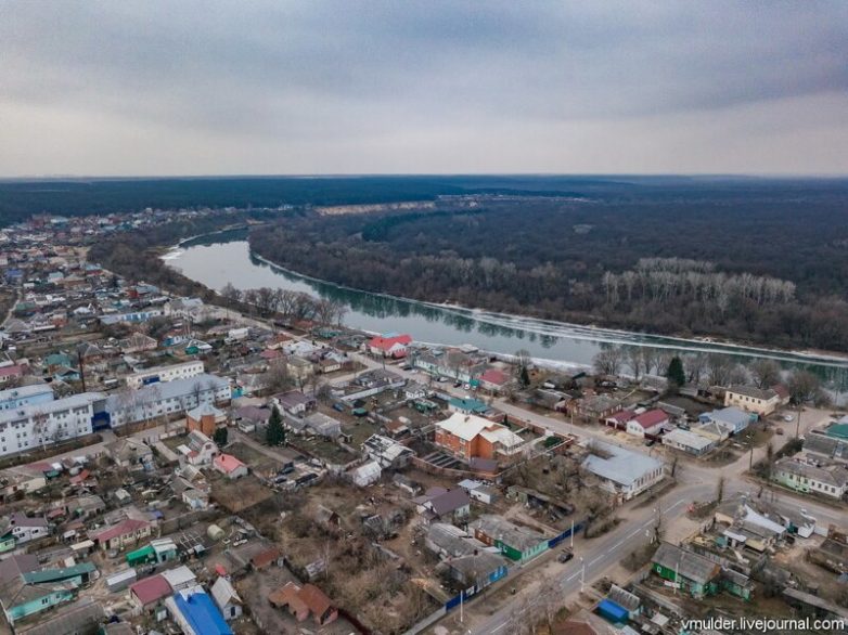 Пролетая над Павловском, или Назад в СССР 