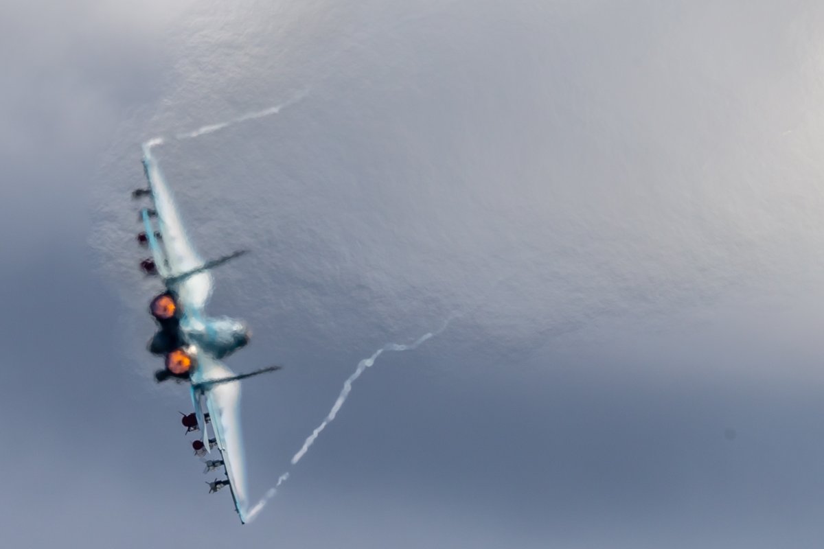 МиГ-29 ВВС Польши уронил топливный бак в полете над населенным пунктом