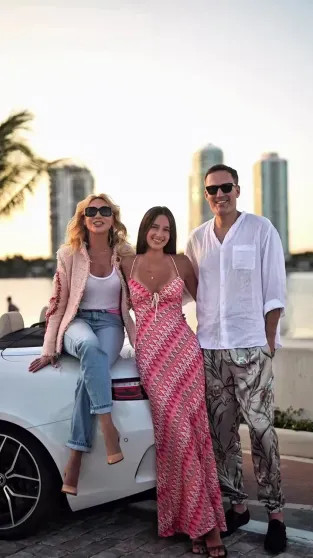 Платье с декольте и кабриолет: дочь Кристины Орбакайте отметила 14-летие в Майами ЗемцоваКлавдия, Орбакайте, Земцова, Клавдии, Кристины, бизнесмена, дочери, также, родителямиКлавдия, живёт, мужем, Единственной, учится, обычной, свободно, американской, школе, рассказывала, говорит, языках