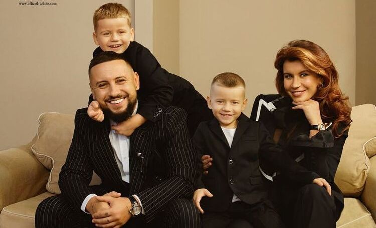 Певец Monatik впервые показал сыновей Даниила и Платона