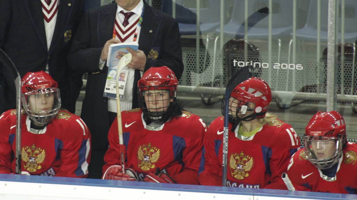 В чемпионате по хоккею команда дружба проиграла. Хоккей сборная Канады. Сборная России по хоккею 2008 год Канада. Женская Олимпийская сборная по хоккею 2022 состав на матч. Женская Олимпийская сборная по хоккею 2022 состав.