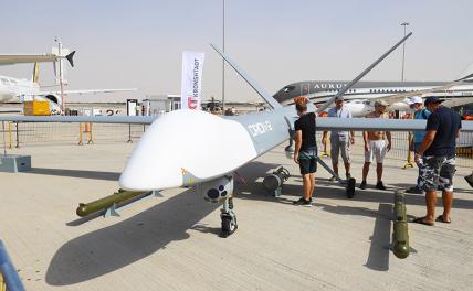 На фото: разведывательно-ударный беспилотный комплекс "Орион-Э" на выставке Dubai Airshow 2021