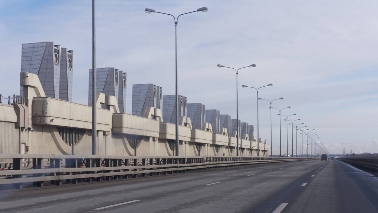 Петербургскую дамбу закроют из-за угрозы наводнения 22 октября