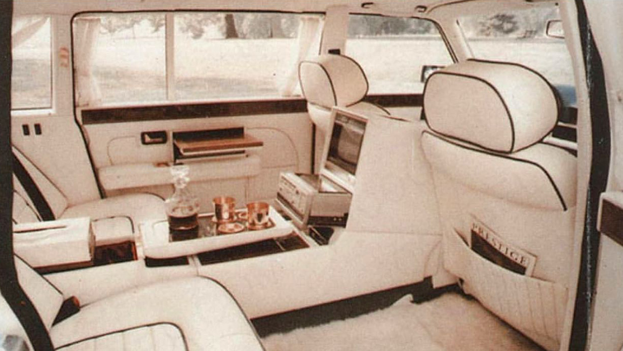 Сумасшедшие тюнинговые интерьеры автомобилей из 1980-х Brabus, MercedesBenz, сегодня, вроде, сразу, салон, Clarion, компании, Кстати, начиняли, клиентов, интерьер, салона, современных, Gemballa, этого, дважды, Главное, чопорных, подобного