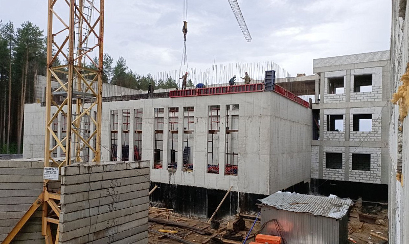 В Вельском районе возвели бетонный каркас здания новой школы