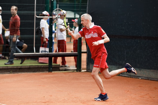 Ксения Собчак с сыном, Константин Богомолов, Иван Ургант и другие на благотворительном теннисном турнире Светская жизнь