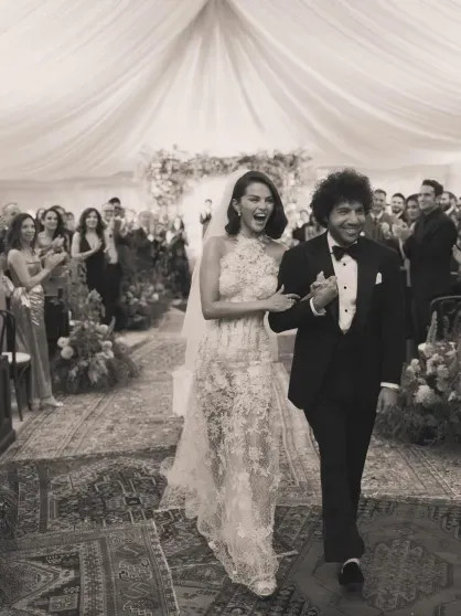 Селена Гомес в розовом мини-платье посетила вечеринку своего косметического бренда Гомес, ГомесСелена, Селена, Бенни, Бланко, оказались, звезда, свадьбу, пригласилаБенни, БланкоНедавно, скандала, центре, диагностировали, Причиной, общественной, критики, новый, подкаст, волчанку, Селене