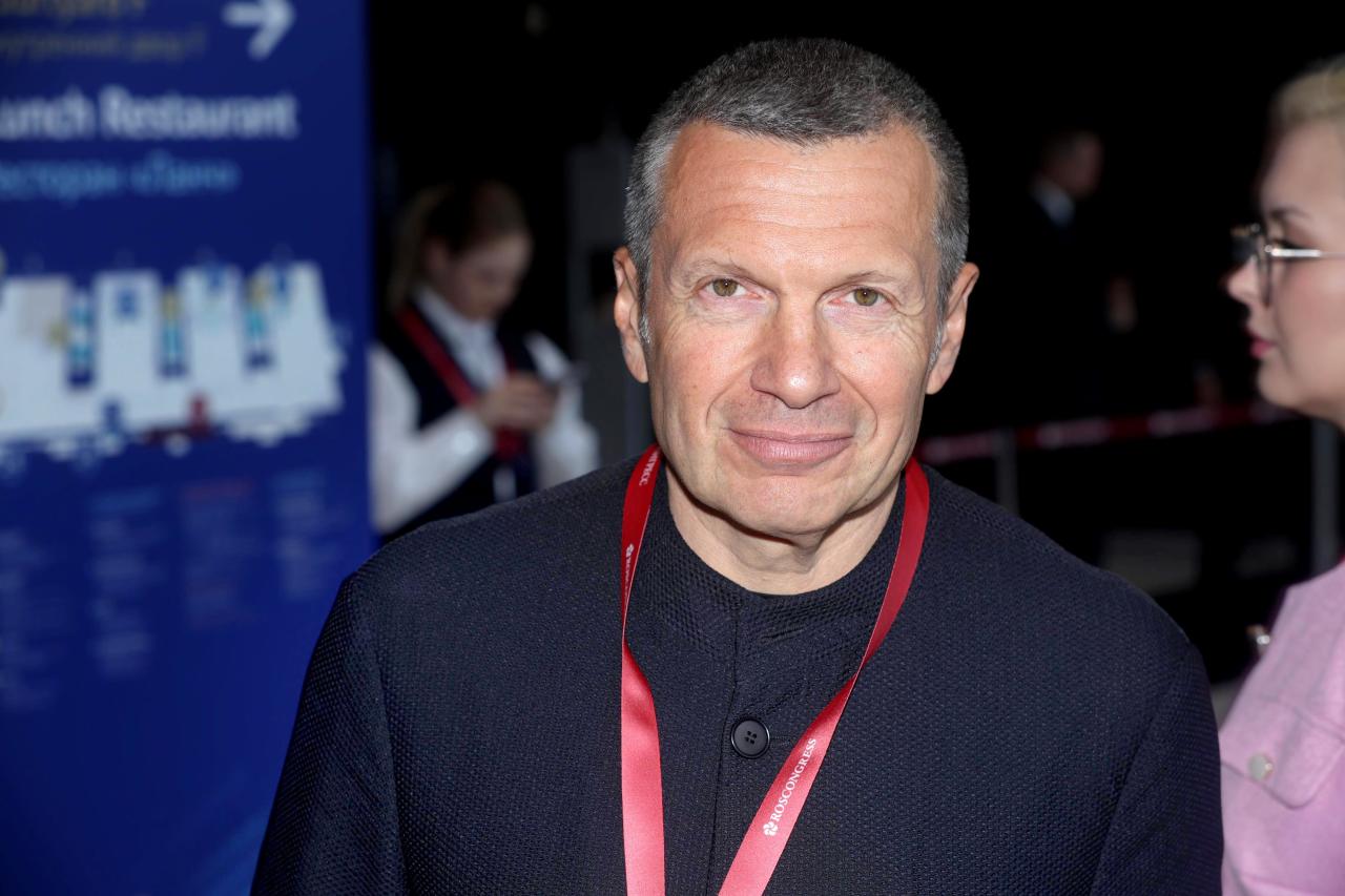 «Силиконовые телки с опилками в голове» и «дубайские эскортницы»: Владимир Соловьев, Артемий Лебедев и другие известные мужчины, которые оскорбляли женщин женщин, время, заявил, Гордон, Жириновский, Persona, Милонов, Собчак, оскорбил, ничего, Киркорова, Соловьев, эфире, назвал, Лебедев, ведущий, депутат, позволил, которые, программы