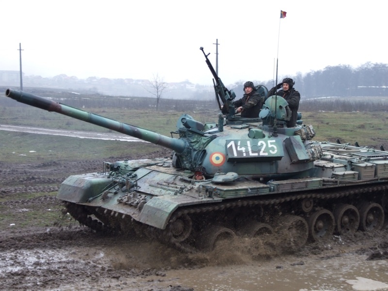 Танк TR-85 румынской армии на учениях 