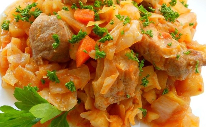 Рецепт рагу с капустой и картошкой и ребрами