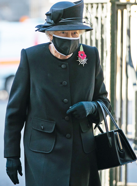 Королева Елизавета II, Кейт Миддлтон, принц Уильям и другие на поминальной службе у Кенотафа Королева Елизавета II, Кейт Миддлтон, принц Уильям и другие на поминальной службе у Кенотафа Монархи,Британские монархи