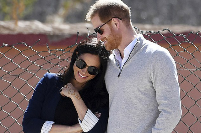 Принц Гарри и Меган Маркл поделились новыми фото из поездки в Африку Принц Гарри и Меган Маркл поделились новыми фото из поездки в Африку Монархии