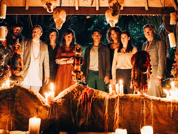 Что посмотреть в июне и июле: Гвинет Пэлтроу на дебатах, Том Хэнкс на корабле и Джозеф Гордон-Левит в воздухе в главных онлайн-премьерах Что посмотреть в июне и июле: Гвинет Пэлтроу на дебатах, Том Хэнкс на корабле и Джозеф Гордон-Левит в воздухе в главных онлайн-премьерах Кино,Кино