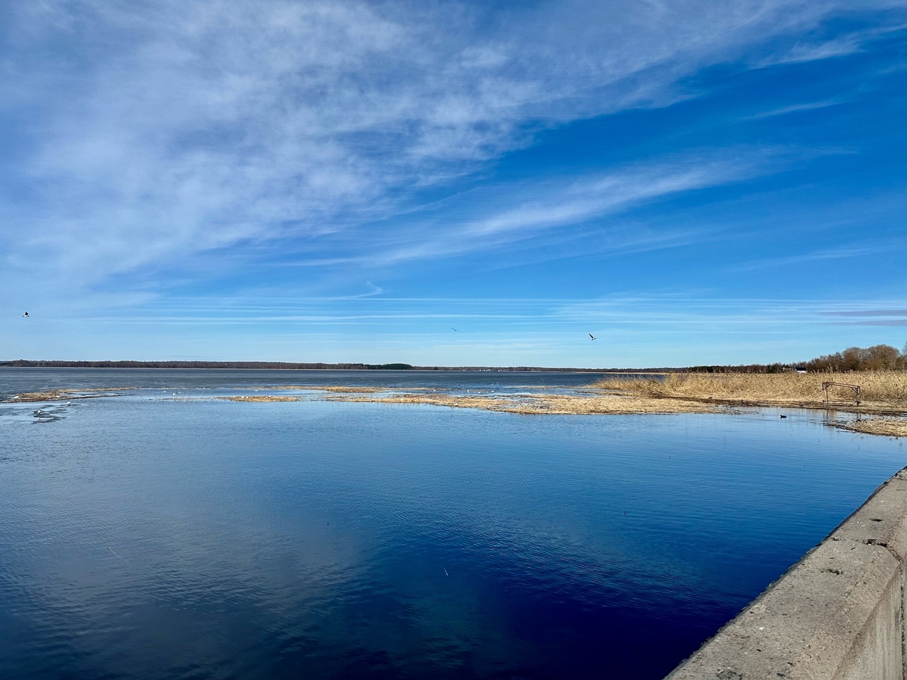 На озере Селигер в Тверской области снижается уровень воды