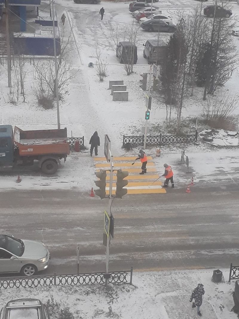 Ноу-хау - зимняя разметка! В администрации Надыма объяснили дорожные работы поверх снега курилка,на злобу дня,ремонт дороги