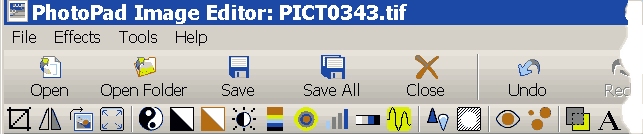 Строка меню и панель инструментов фоторедактора PhotoPad Image Editor