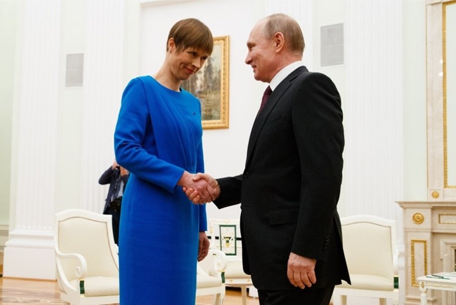 Президент литвы с сыном в платье
