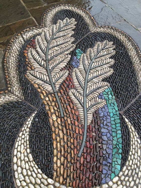 Мозаика из камней: вдохновляющие идеи