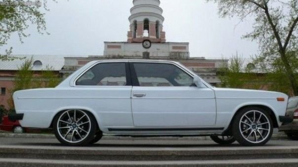 Рестайлинг автомобиля BMW, стилизованного под ВАЗ-2106 Рестайлинг автомобиля BMW, стилизованного под ВАЗ-2106 BMW