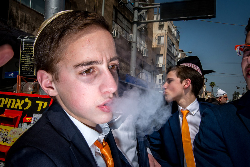 На улице в Тель-Авиве. Фотограф Алан Бурла 25 3