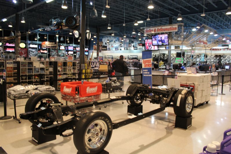 SummitRacing в реальной жизни - экскурсия по Super Store в Атланте SummitRacing в реальной жизни - экскурсия по Super Store в Атланте авто, автозапчасти, автотюнинг, запчасти, магазин, тюнинг