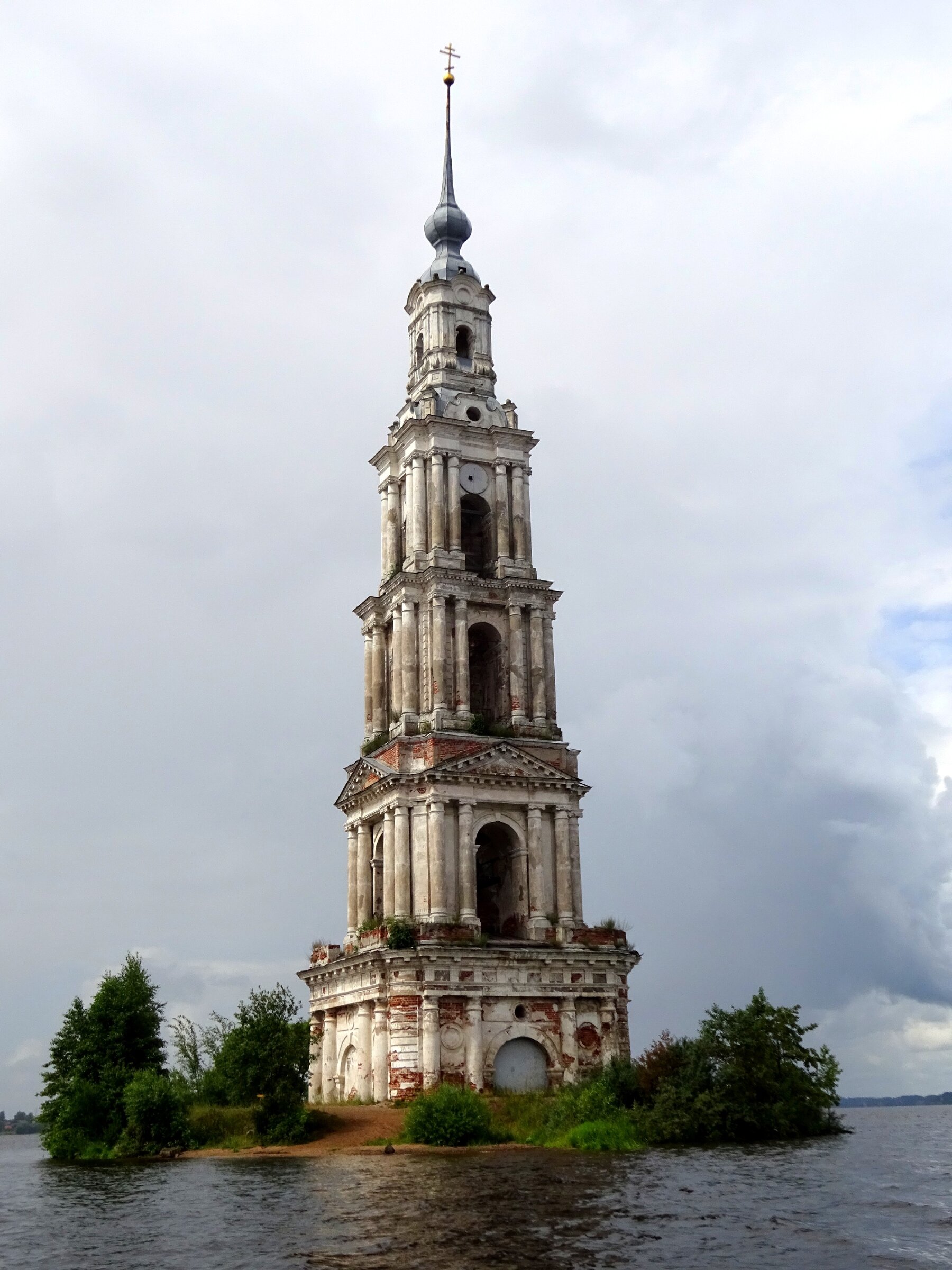 Калязинская колокольня. Снаружи и внутри 