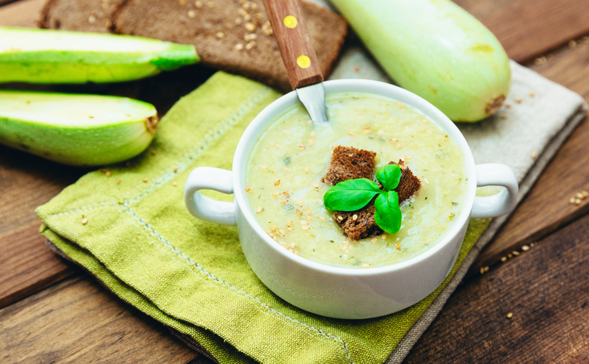 3 простых рецепта супов из кабачков: летние, легкие, вкусные 3 простых рецепта супов из кабачков: летние, легкие, вкусные первые блюда,рецепты,супы