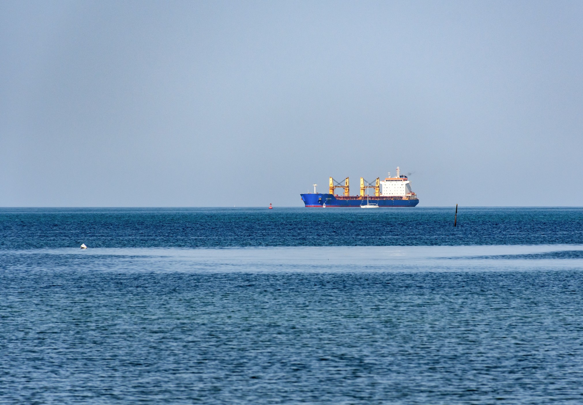 В Черном море загорелось судно, перевозившее более 700 тонн мазута