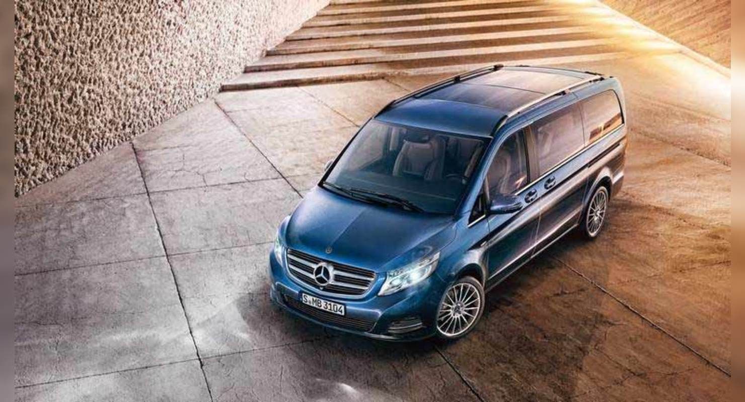 Бывший сотрудник Mercedes разбил более 50 фургонов на складе Бывший сотрудник Mercedes разбил более 50 фургонов на складе Автомобили