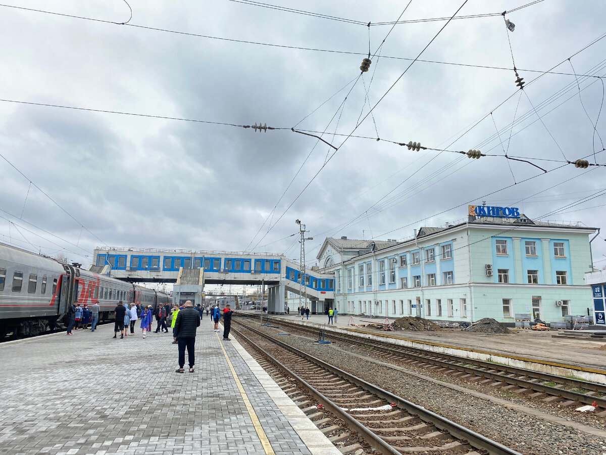 Владивосток москва 1. Вокзалы городов. Московский вокзал поезда. Городской поезд. Москва Владивосток.