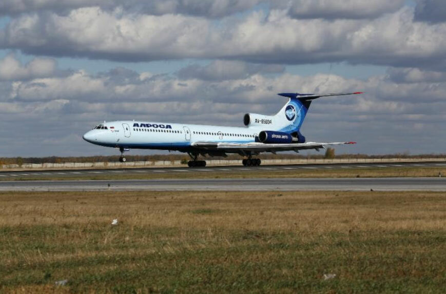 Самолет Ту-154М авиакомпании «Алроса»