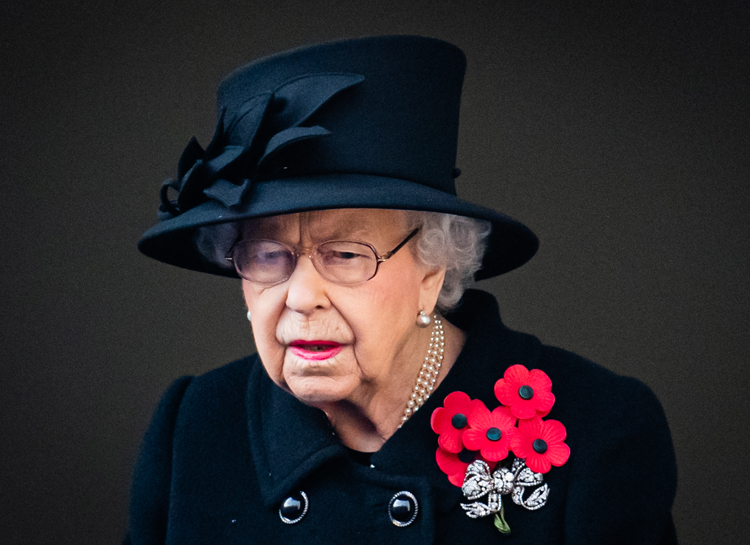 Королева Елизавета II, Кейт Миддлтон, принц Уильям и другие на поминальной службе у Кенотафа Королева Елизавета II, Кейт Миддлтон, принц Уильям и другие на поминальной службе у Кенотафа Монархи,Британские монархи