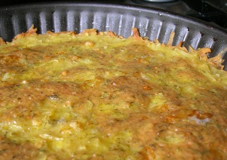 Необычная запеканка из картофеля и натертого сыра с чесноком