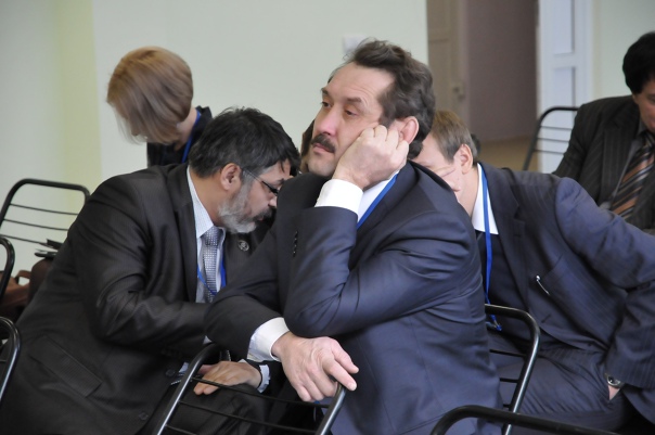 Ну вот все и проясняется. За что 15 ноября пропавший с семьей Усольцев должен был отдать огромные деньги