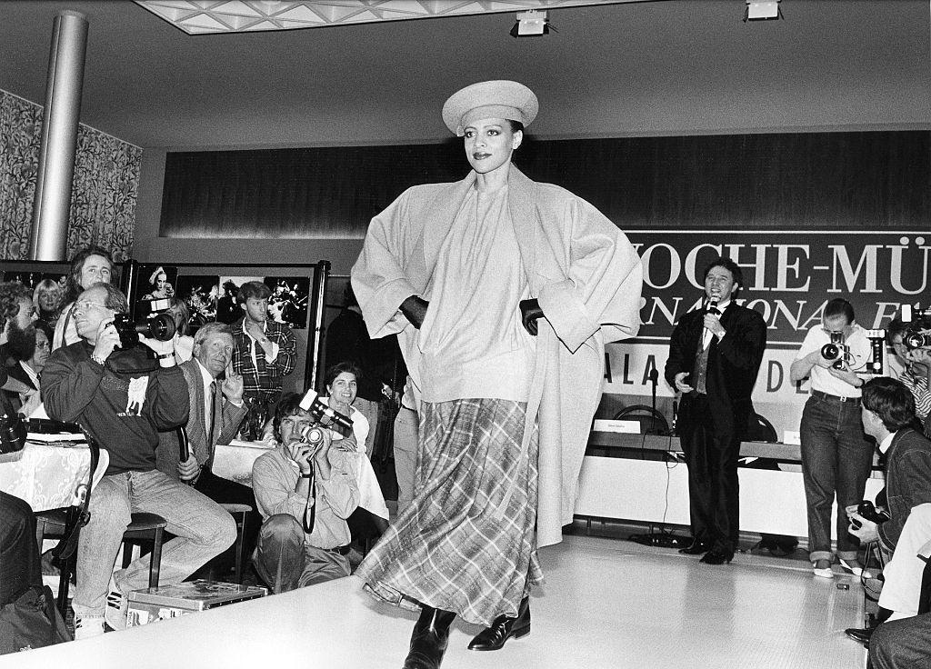 9 вещей, которые подарил нам модельер Вячеслав Зайцев andreas rentz,format-article,getty imageskak,getty imagesединственный,loreal paris,компания,marcel thomas,noindex,paris match,журнал,slava zaitsev,Алла Пугачева,всемирный фестиваль моды,город москва,Вячеслав Зайцев,галерея современного искусства,город варшава,Галина Волчек,г,Москва [1405113],государственная третьяковская галерея (третьяковка),музей,город москва,Егор Зайцев,Знаменитости,людмила зыкина,людмила путина,майя плисецкая,международный музыкальный фестиваль,михаил горбачев,музей прадо,город мадрид,оксана шипилова,Петр Тодоровский,Пьер Карден,Раиса Горбачева,Светлана Жильцова,театр моды,цех общесоюзного дома моделей; всемирный фестиваль моды,город москва,эдита пьеху,экспериментально техническая швейная фабрика,город бабушкин