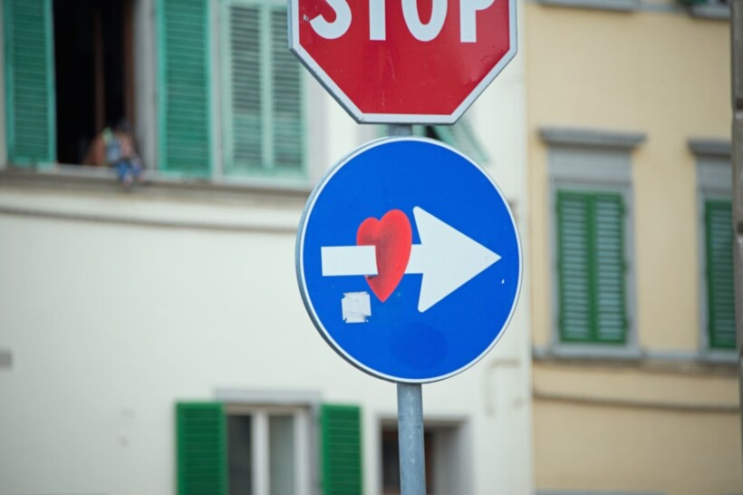 Дорожные знаки Флоренции как особый вид искусства Италия,стрит-арт,Флоренция
