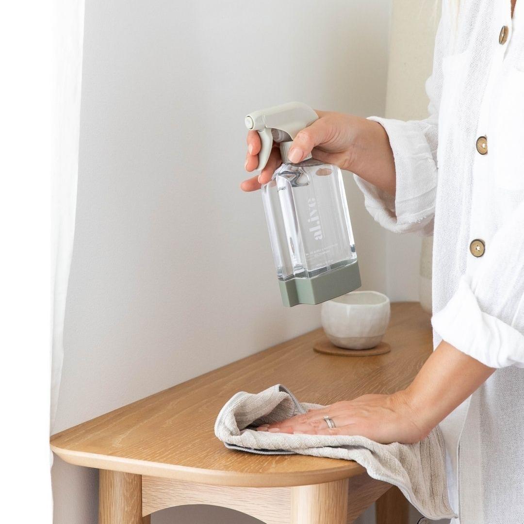 6 вещей, которые бабушки всегда делают во время уборки (и нам стоит это перенять) пятна, чтобы, можно, уксус, очень, только, бокалы, просто, помощью, поверхности, минут, тряпкой, апельсинов, добавлением, пятно, добавьте, становятся, средства, цитрусов, использовать