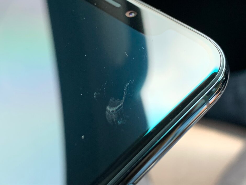 Пользователи массово жалуются на царапающийся экран iPhone 11 Пользователи массово жалуются на царапающийся экран iPhone 11 новости,смартфон,статья