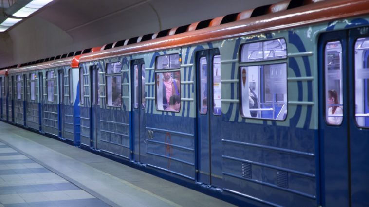 В московском метро задымился поезд