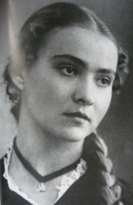 Почему Маргарите Володиной пришлось бежать из страны Почему Маргарите Володиной пришлось бежать из страны Маргарита Володина,наши звезды,шоубиz,шоубиз