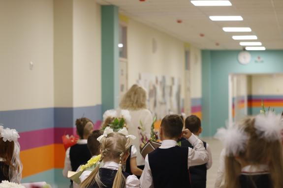 Петербуржцы недовольны зарплатами учителей и воспитателей